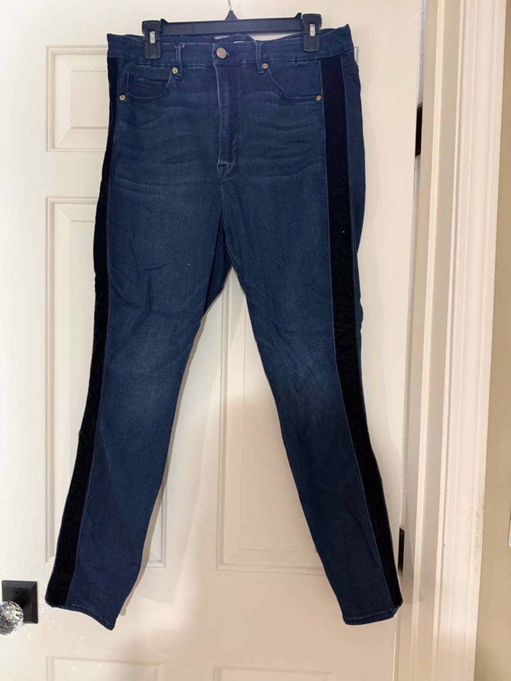 Good American High-Rise Dark Blue Jeans with Black Side Stripe